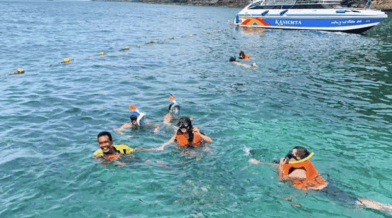 Tailanday in Phi Phi - Maya Bay and Main Beaches in English - Snorkeling in Loh Samah Bay