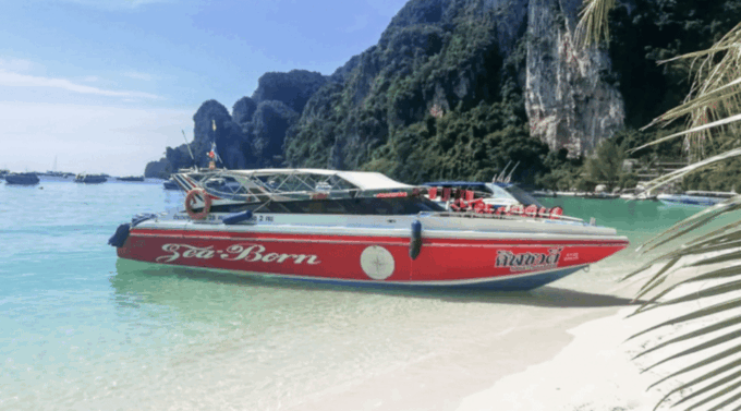 Tailanday in Phi Phi - Maya Bay and Main Beaches in English - Encountering Monkeys at Monkey Beach