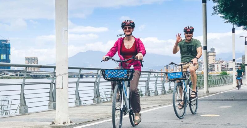 Taipei: 4-Hour Morning City Cycling Tour With Breakfast - Experience Highlights