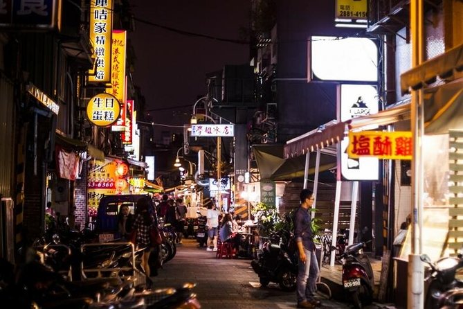 Taipei: Book A Local Host For 6 Hours - Exploring Taipeis Neighborhoods