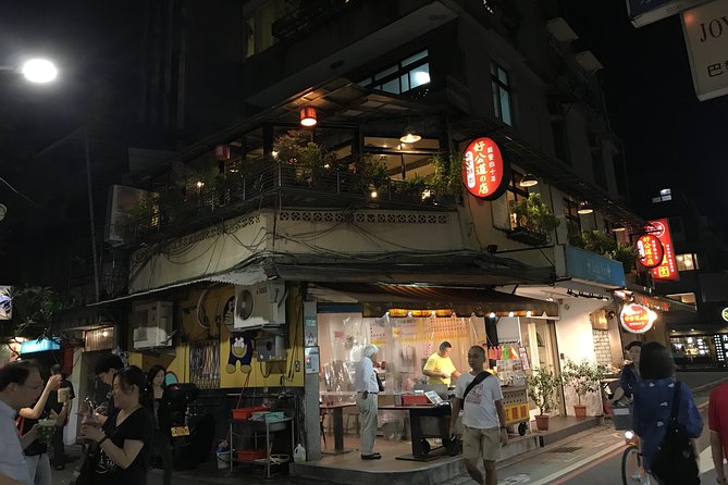 Taipei City Bike Tour With Elephant Mountain Hiking Experience - Accessibility Considerations