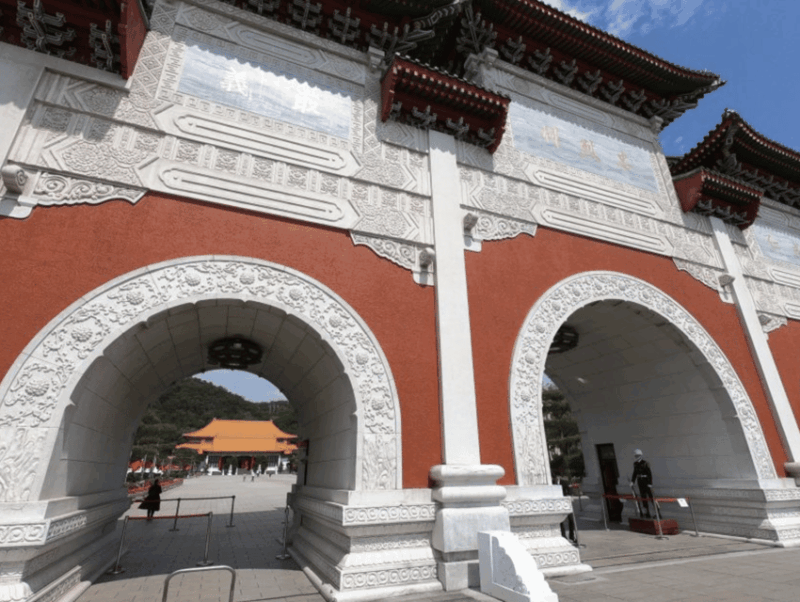Taipei: City Highlights Private Sightseeing Tour With Guide - Dihua Street