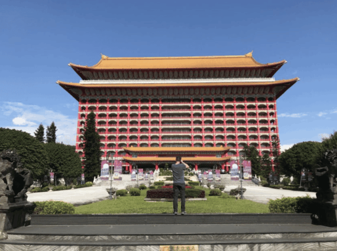 Taipei: City Highlights Private Sightseeing Tour With Guide - National Revolutionary Martyrs Shrine