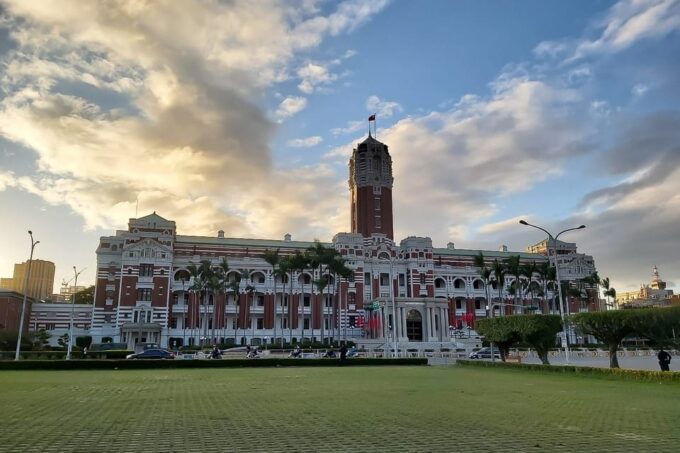 Taipei City Tour With National Palace Museum Ticket - Cultural and Historical Insights