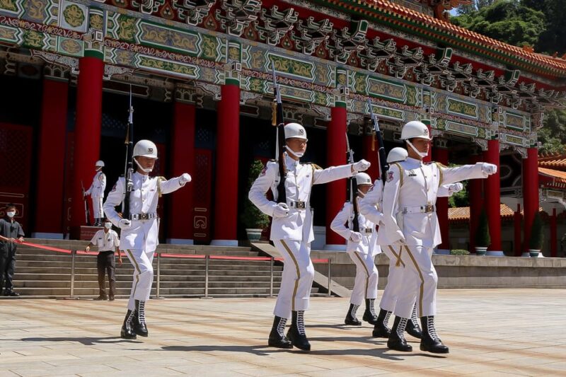 Taipei City Tour With National Palace Museum Ticket - Accessibility and Group Options