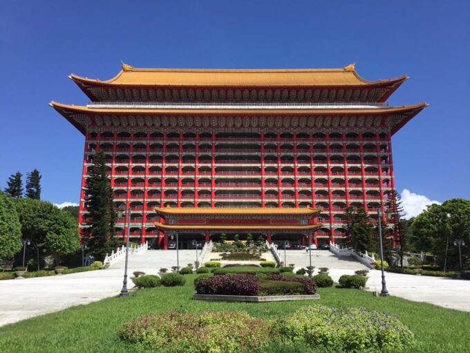 Taipei: Classic Landmarks Day Tour - Discovering the National Palace Museum