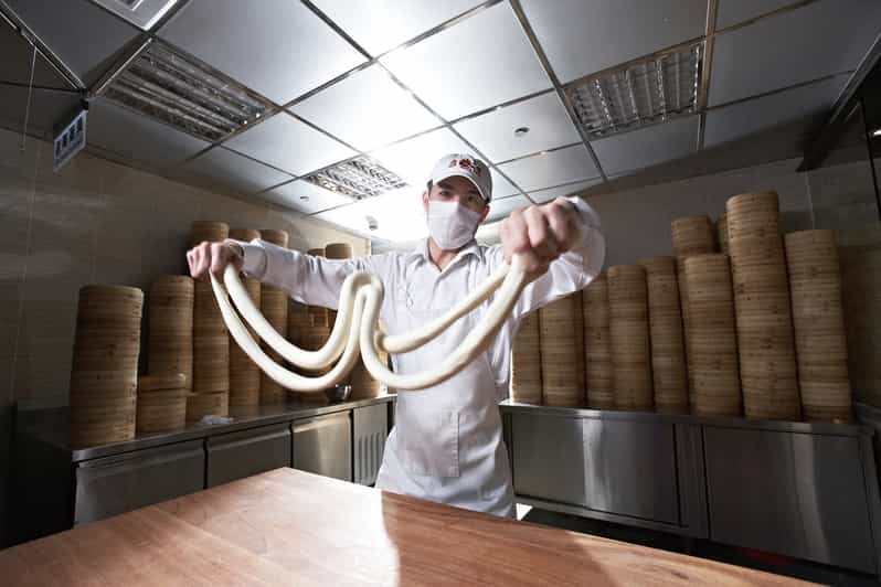 Taipei: Din Tai Fung Restaurant Experience - Dining Experience Details