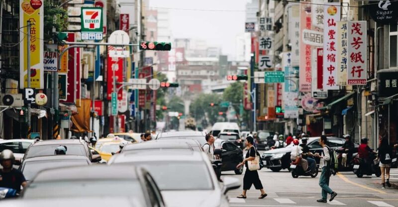Taipei: Family Walking Tour - Family-Friendly Experience