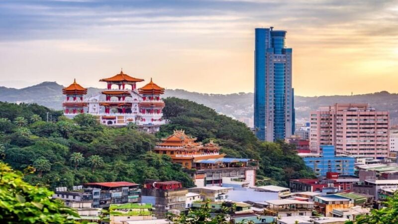 Taipei: Highlight Attractions Walking Tour - Key Points