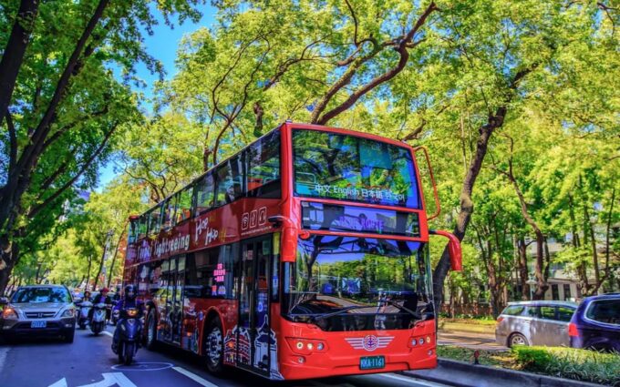 Taipei: Hop-On Hop-Off Sightseeing Bus With Audio Guide - Explore Taipeis Landmarks