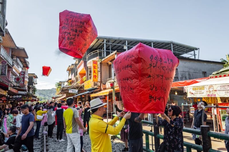 Taipei: Jiufen Night View and Shifen Day Tour - Itinerary Highlights