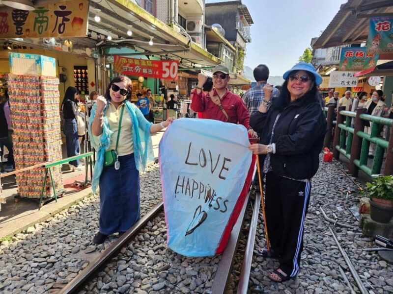 Taipei Luxury Private Yehliu&Shifen Tour by Toyota Alphard - Indulge in Lunch at InHouse Yehliu