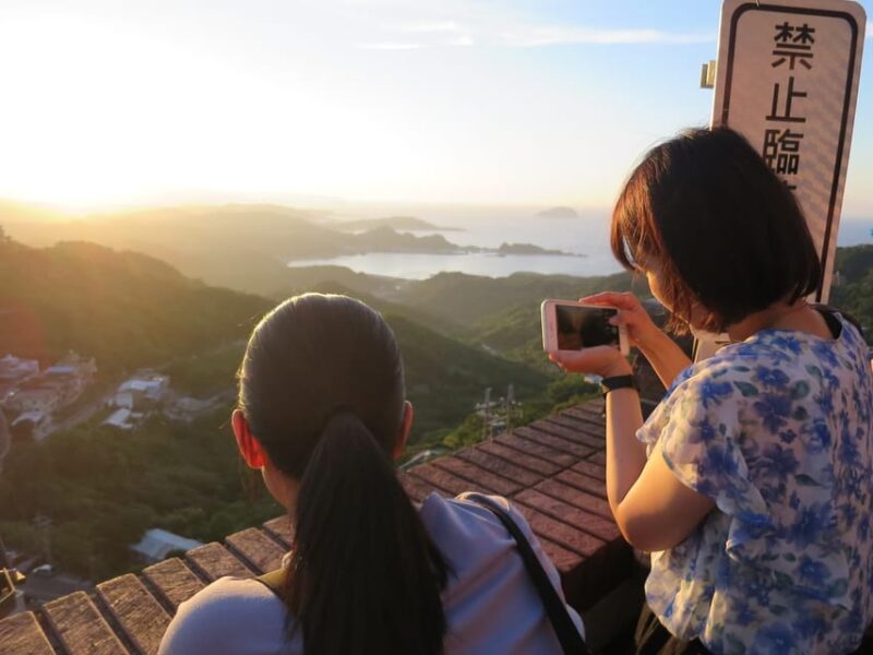 Taipei: Private City Sightseeing Tour With Driver - Key Points