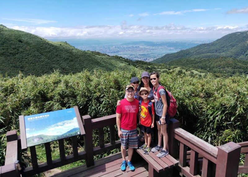 Taipei: Private Day Tour by Car - Customer Experience and Reviews