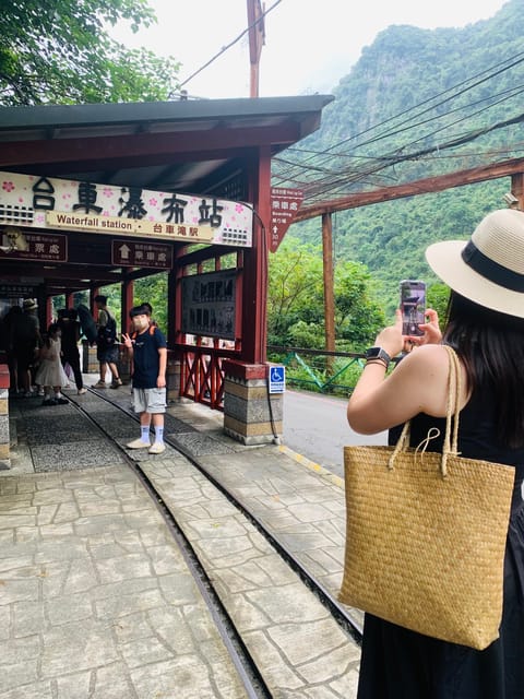Taipei: Private Day Tour in Wulai With Benz Vito - Pickup and Drop-off Details