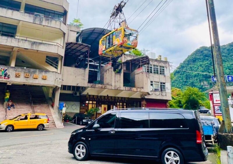 Taipei: Private Day Tour in Wulai With Benz Vito - Yun-Hsien Park