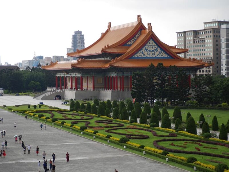 Taipei: Self-Guided Audio Tour - Tour Highlights and Attractions