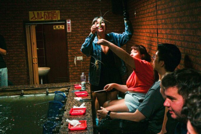 Taipei Shrimping Food Tour: Shrimping, Beer, Jazz, Food Incl - Cultural Immersion