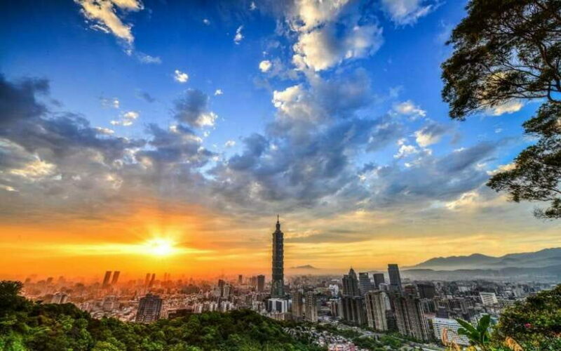 Taipei: Taipei 101 Observatory Deck Entry Ticket - The Elevator Ride: Heart-Pounding and Fast