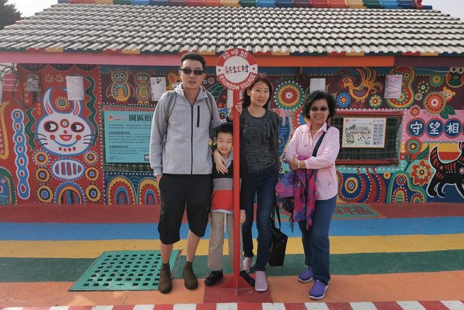 Taipei to Taichung Zhongshe Flower Market and Rainbow Village Day Trip - Pricing and Booking