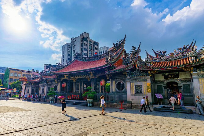 Taipei Touchdown: Make the Most of Your 6-Hour Layover - Longshan Temple Experience
