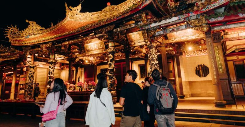 Taipeis Origin & Longshan Temple - Taiwan Cultural Tour - Longshan Temple