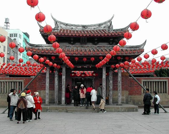 Taipeis Origin & Longshan Temple - Taiwan Cultural Walking Tour - Key Points