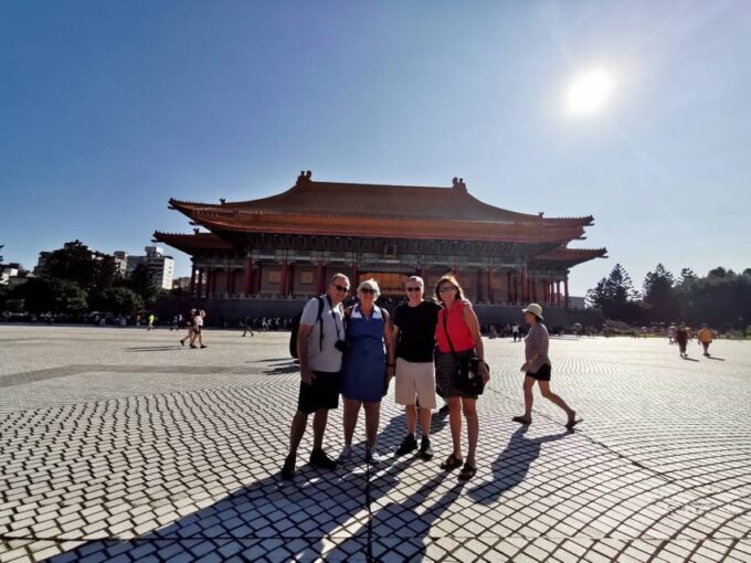 Taiwan Airport: Taipei City or Northern Taiwan Private Tour - Pickup and Drop-off