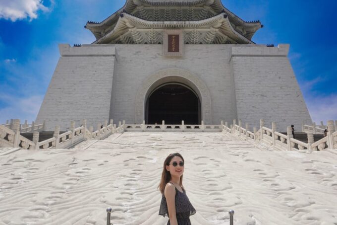 Taiwan Taipei: VIP Photo Session With a Local Photographer - Customization Options
