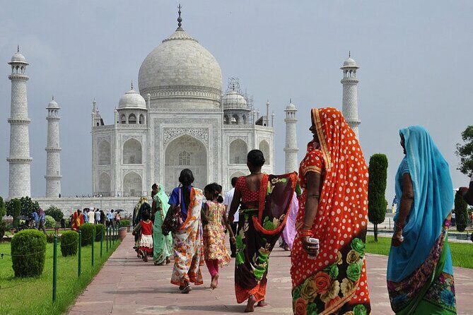 Taj Mahal Agra Fort and Fatehpur Sikri Guided City Tour - The Itinerary in Detail