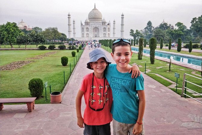 Taj Mahal (Agra) - Full Day Trip by Toyota Innova Car - Ex Delhi - Car and Driver Specifications