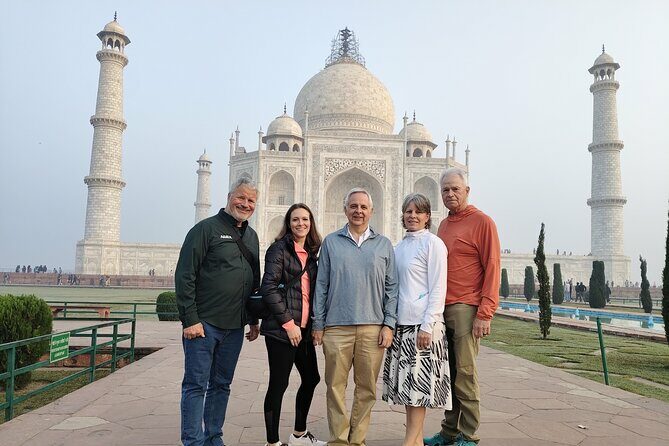 Taj Mahal and Agra Fort Tour with 5 Star Lunch - Analyzing the Value