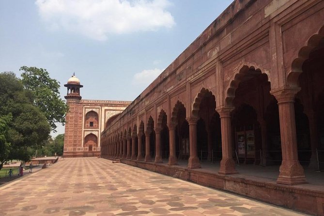 Taj Mahal City Tour by Car or Train From Jaipur - Experiencing the Taj Mahal by Car