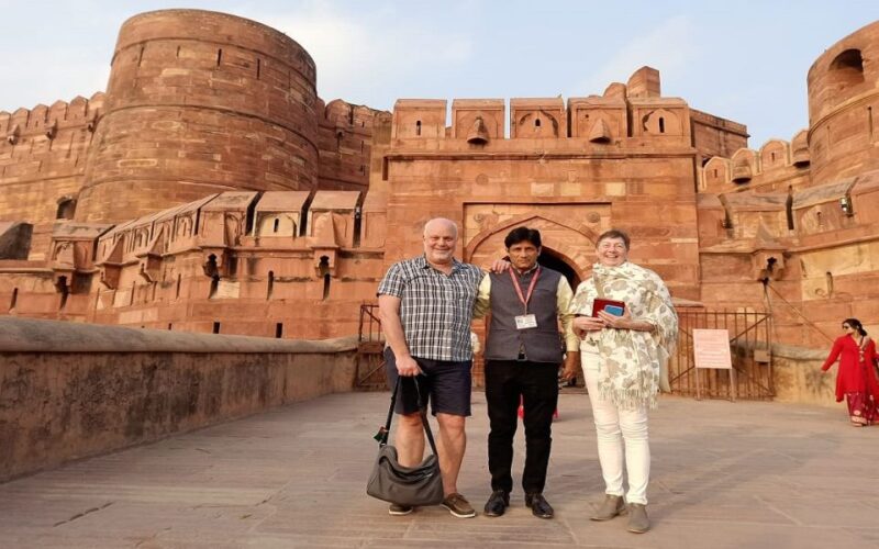 Taj Mahal Experience Guided Tour With Lunch at 5-Star Hotel - Dining Experience