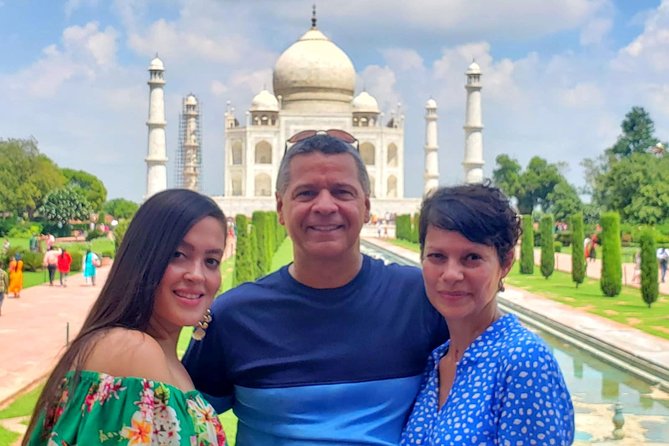 Taj Mahal Private Guided Tour From Delhi With Entrance Fee - Meeting and Pickup