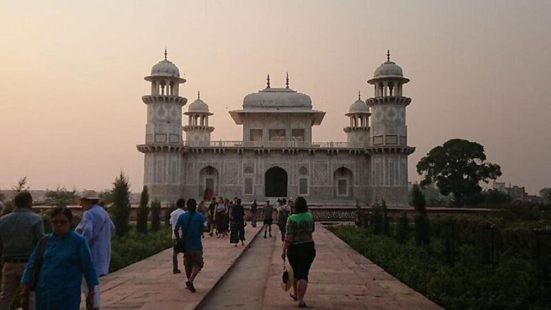 Taj Mahal Private Tour From Delhi With Ticket & Meal Options - Key Points
