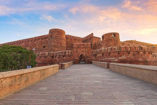 Taj Mahal Tour by Gatimaan Express Train - Meeting and Pickup Details