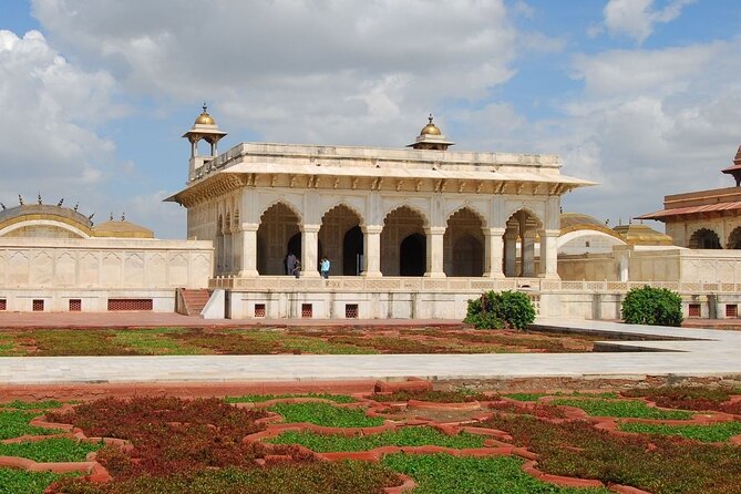 Taj Mahal Tour by Gatimaan Express Train - Tour Inclusions
