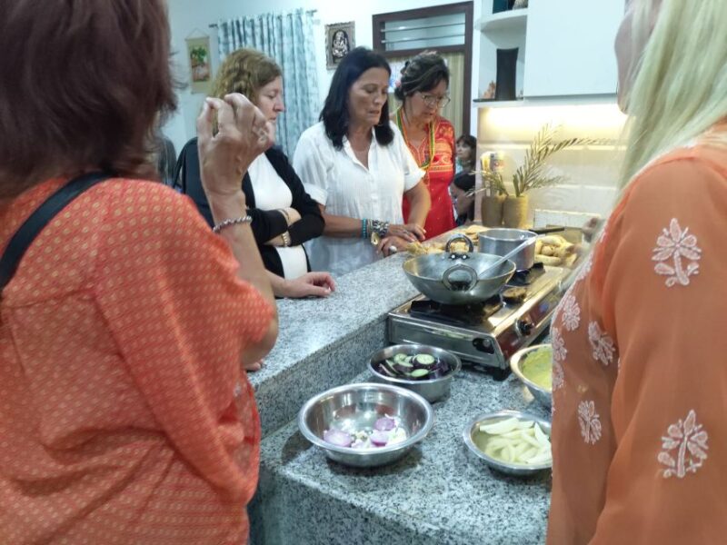 Taj Mahal Tour From Delhi & Authentic Indian Cooking Session - Key Points