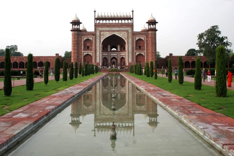 Taj Mahal Tour Guide & Skip The Line Entry Tickets - Key Points