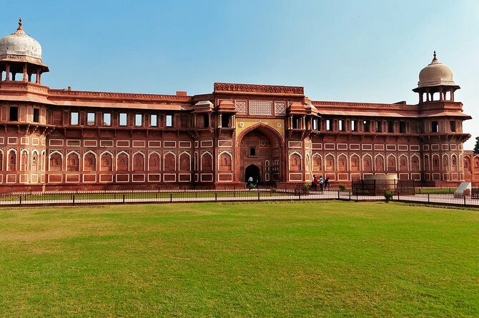 Taj Mahal Tour same day Gatimaan Express - Delhi-Agra Train tour - Who This Tour Is Best For