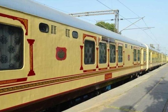 Taj Mahal Train Tour From Delhi - Exploring Fatehpur Sikri
