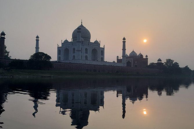 Taj Mahal Virtual Tour - Architectural Highlights and History