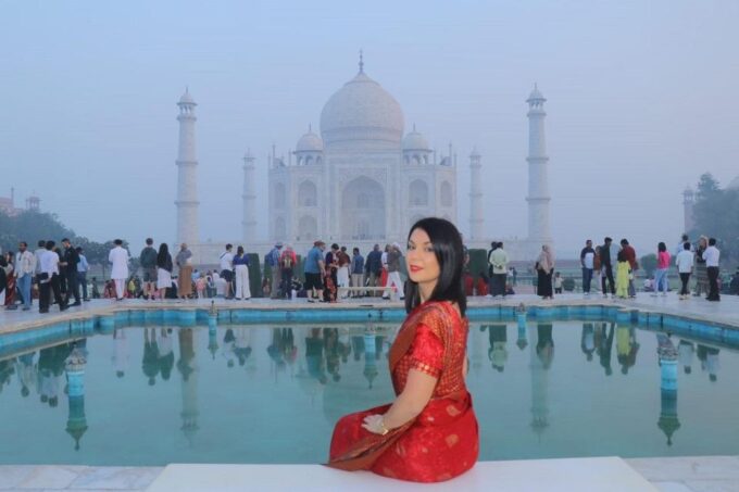 Taj Mahal Walking Tour: By Expert Official Tour Guide. - Explore the Taj Mahal