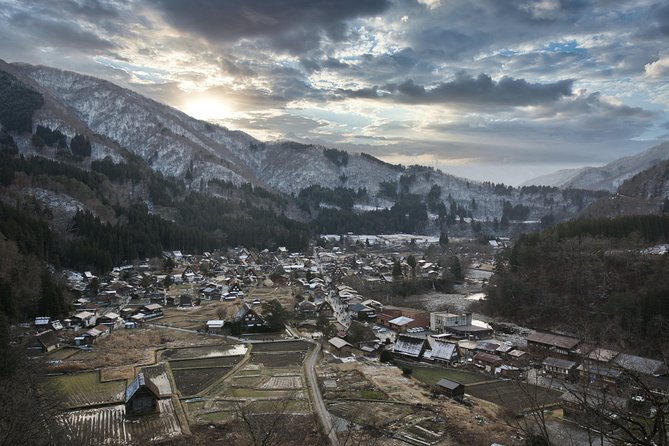 Takayama and Shirakawago Photoshoot by Professional Photographer - Location-Based Photography Tips