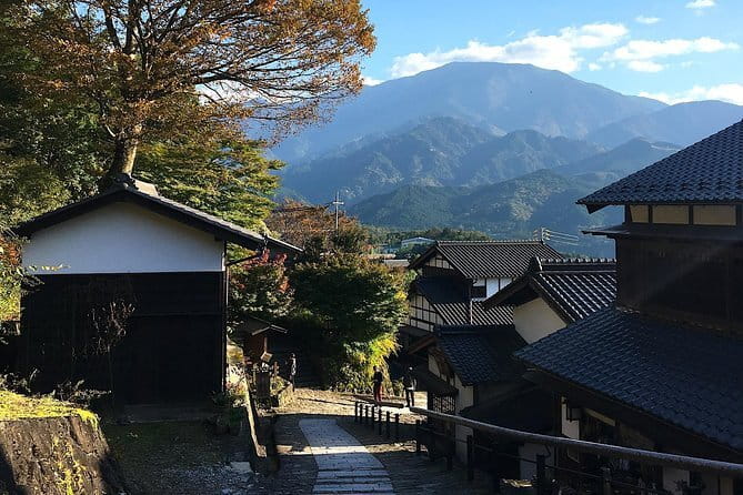 Takayama and Shirakawago Private Guided Tour Using Minivan - Highlights of the Tour