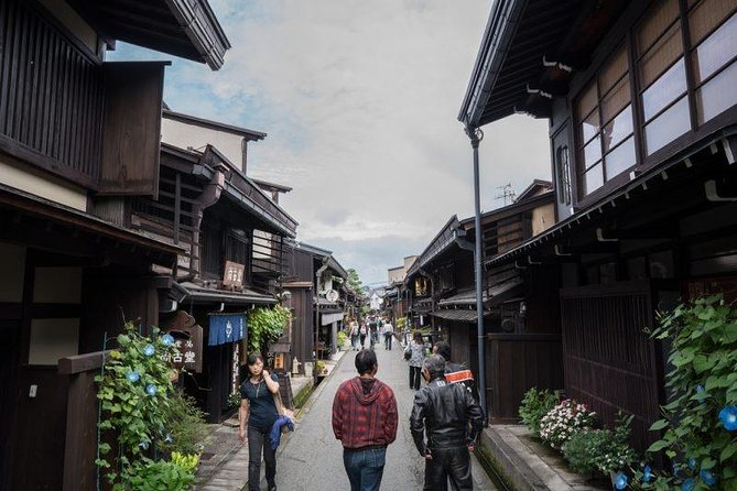 Takayama Half-Day Private Tour With Government Licensed Guide - Walking Tour With Public Transit