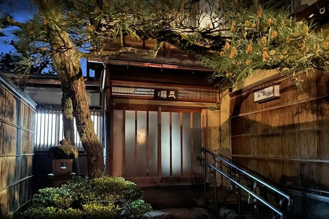 Takayama Night Tour With Local Meal and Drinks - Meeting and Pickup