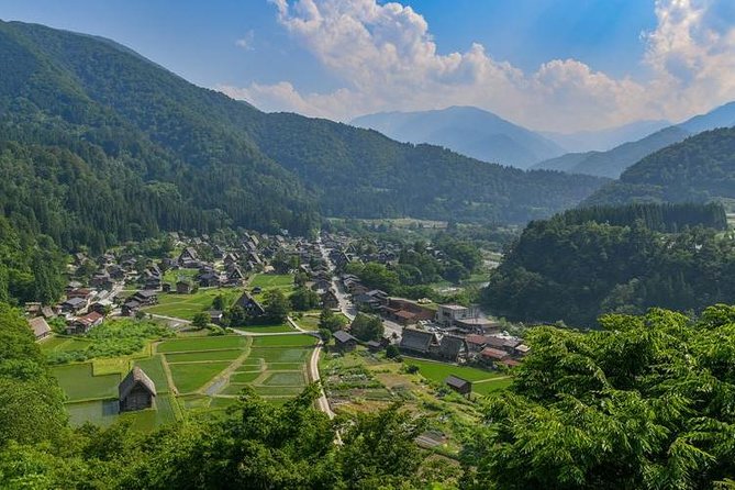 Takayama, Shirakawago & Kanazawa 3 - Day Tour - Discovering Shirakawago
