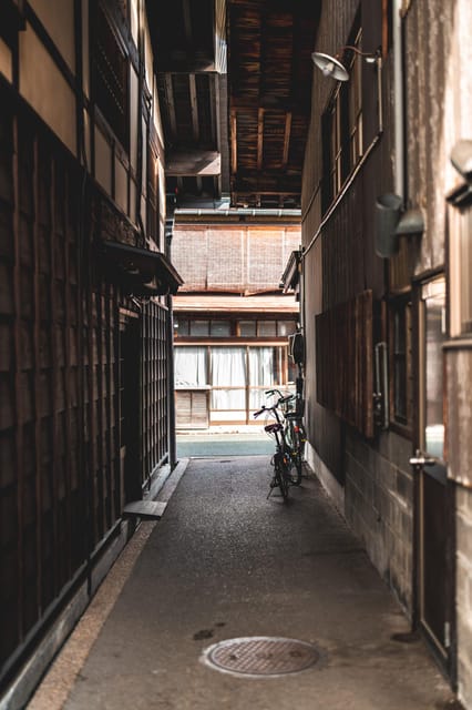 Takayama Temples & Tranquil Walks at Higashiyama - Zennoji Temple Immersion